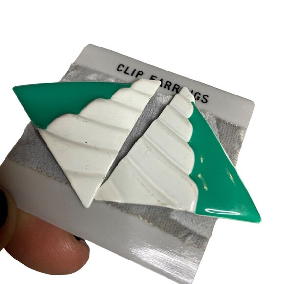 Vintage Triangle Clip On 80s 90s Mint White Dead Stock Earrings - Picture 3 of 3